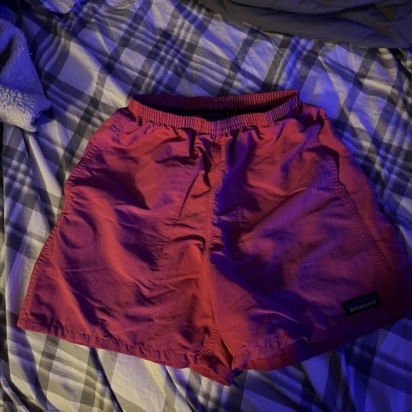 Men’s Patagonia baggies - Picture 2 of 3